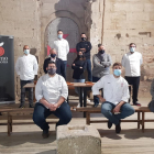 Els xefs de diferents restaurants de Lleida i comarques de Ponent que s'han sumat a la campanya per fomentar sopars gastronòmics a partir de dos quarts de vuit de vespre.