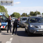 Imagen de un control de movilidad de los Mossos el pasado 30 de abril en la salida de Lleida. 