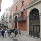 Imagen de archivo del a fachada de la Diputación, antes de la declaración del estado de alarma. 