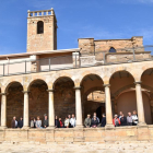 Un grupo de visitantes en el monasterio durante el pasado año.
