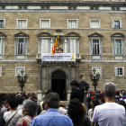 Imagen de archivo de la pancarta que colgaba del balcón de la Generalitat.