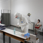 La unidad móvil instalada en Alcarràs efectuó 380 PCR y 64 test serológicos.