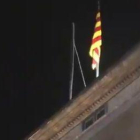 VÍDEO | Retiren la bandera espanyola del Palau de la Generalitat