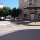 Imagen de una de las plazas que ayer se precintaron en Soses. 