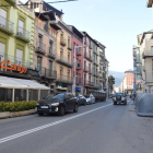 Una de las calles comerciales de La Seu d’Urgell. 