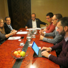 Un momento de la reunión entre responsables del ayuntamiento de Lleida y FERRMED.