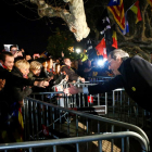 Quim Torra se acercó a saludar a los manifestantes que accedieron al Parc de la Ciutadella ante el Parlament.