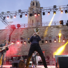 Actuacions musicals al Turó de la Seu Vella com a preludi de la festa major de Lleida, ahir a la nit.