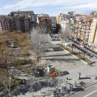 Vista general de la plaça de la Constitució, que l’entitat veïnal demana rebatejar com del Clot