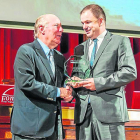 El presidente de ActelGrup, Josep Maria Codina, recogió el premio 