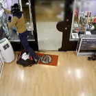 Imatge de la càmera de seguretat de la botiga atacada.