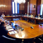 Momento de la reunión extraordinaria de la Mesa Agraria celebrada ayer en el Parlament.