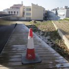 Un dels cons que ahir impedien el pas en una de les rampes del Call, al Centre Històric.