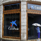CaixaBank ofereix baixes indemnitzades, però no descarta sortides forçoses