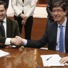 Juanma Moreno i Juan Marín van segellar així el seu acord de govern per a la Junta d’Andalusia.