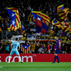 Los aficionados del Barça tardarán en asistir en masa al Camp Nou para presenciar los encuentros.
