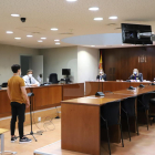 El jove, ara absolt, durant el judici a l'Audiència de Lleida.