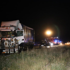 Dos camiones colisionaron en la autovía en Lleida la noche del viernes. 