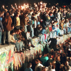 Imagen de la noche del 9 de noviembre de 1989 de la celebraciones por la apertura del muro que dividía Berlín en dos.