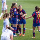 Las jugadoras del Barça celebran uno de los cuatro goles que marcaron en Valdebebas.