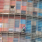 El Spiderman francés escala de nuevo la Torre Glòries en Barcelona