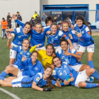 Les jugadores de l'AE M celebren la victòria contra l'Oviedo, en l'últim partit que van jugar el 2019 i amb el qual tancaven la primera volta.