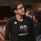 Montse Bassa, de ERC, llevó ayer en el Congreso una camiseta con la imagen de su hermana y Forcadell.