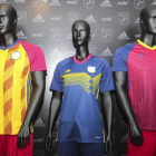 Las nuevas camisetas que usarán esta temporada las selecciones catalanas de fútbol.
