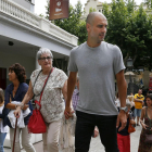 Guardiola, junto a su madre,  Dolors Sala, en imagen de archivo.