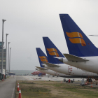 Aviones de la flota de Icelandair estacionados a principios de este año en Alguaire.
