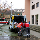Traslado de pacientes del área sociosanitaria del Hospital del Pallars al albergue de Tremp.