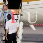 El rei emèrit Joan Carles I a la seua arribada a Abu Dhabi dilluns, en una imatge publicada ahir per Nius.