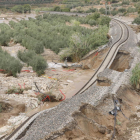Imagen de archivo de un tramo de vía dañado en Els Omellons.