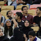 Mujeres saudíes en el estadio.
