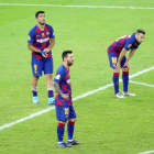 Messi, Suárez y Jordi Alba, abatidos tras el partido ante el Atlético.