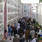 El cementiri durant la celebració de Tots Sants l’any passat, una imatge que aquest any no es repetirà.