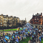 Imatge de part dels manifestants que van sortir ahir als carrers de Glasgow.