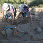 Vista dels treballs d’excavació arqueològica en una de les fosses localitzades al Cogul.