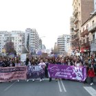 A la izquierda, la manifestación convocada por la Maria Lila y a la derecha, la de la Coordinadora 8M.