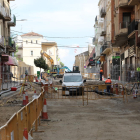La renovación de la tubería en Sant Martí, dentro de la reforma de esta calle, es una de las últimas obras efectuadas en la red de agua.