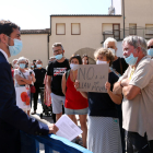 El conseller Calvet va parlar amb alguns dels participants en la manifestació a Santa Coloma.