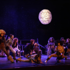 Momento de la representación de la obra ‘Gats’, ayer en el Teatre de l’Escorxador de Lleida. 