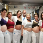 Set infermeres de l'àrea Neonatal del Vall d'Hebron, embarassades alhora