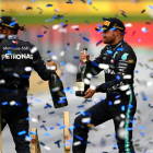 Hamilton y Bottas celebran el doblete de Mercedes, q	ue también domina la general del Mundial.