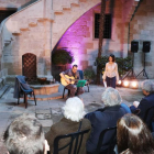 El patio del IEI acogió ayer el recital, a cargo de Joan Baró, Aitana Giralt, Iona Balcells y Teresa Ibars.