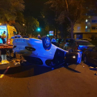 Un conductor borratxo s’estavella amb el cotxe al nucli urbà de Reus