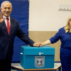El primer ministro de Israel, Benjamin Netanyahu, tras votar.