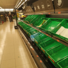 Provisió d'aliments en supermercats de Lleida pel temor al coronavirus