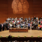 Fotografia final a l’Auditori Enric Granados amb els guanyadors i organitzadors del concurs de l’Agrupació Ilerdenca de Pessebristes.