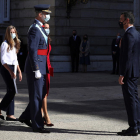 Felip VI, Letícia i les infantes Elionor i Sofia, davant del president espanyol, Pedro Sánchez, ahir.